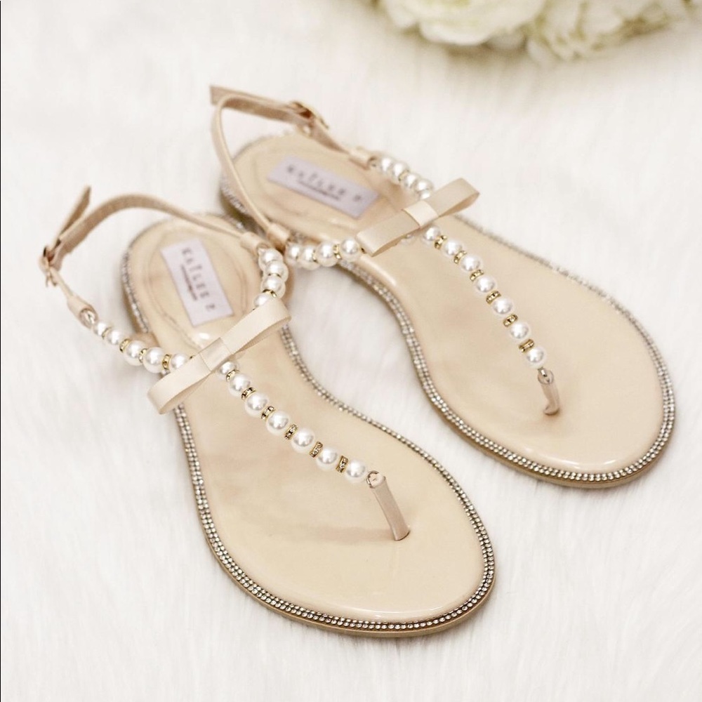 NWT Women’s pearl and rhinestone flat sandals